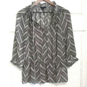 Banana Republic Womens Peasant Top Size M Gray Patterned Sheer Flowy Office